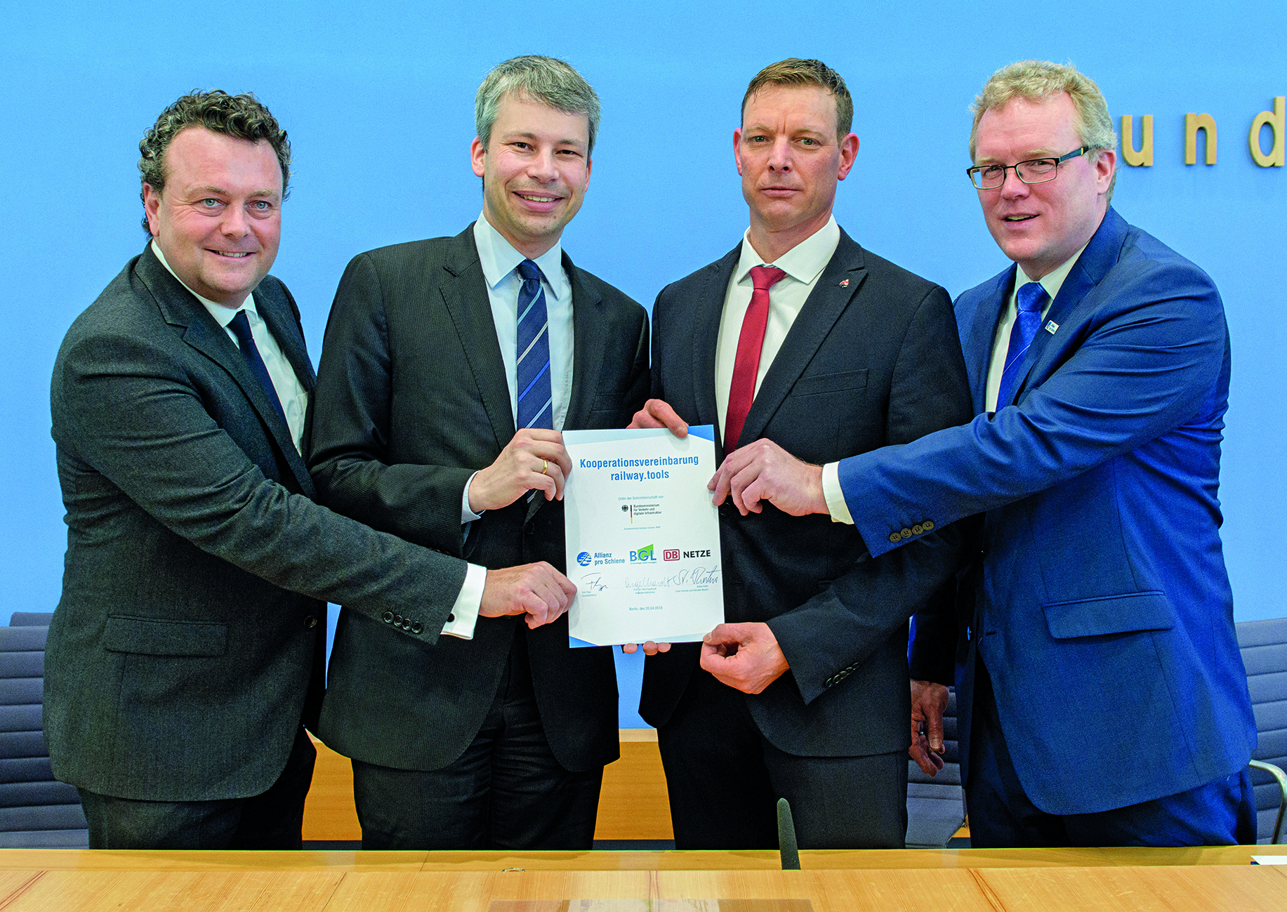 Stephan Kühn (DB Netz), Steffen Bilger (BMVI), Dirk Engelhardt (BGL), Dirk Flege (Allianz pro Schiene) (v.l.) 