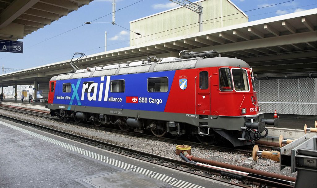 Lokomotive von SBB Cargo mit Xrail-Schriftzug