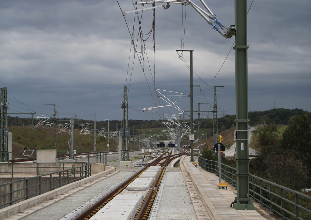 Neubau einer Bahnstrecke mit Oberleitung