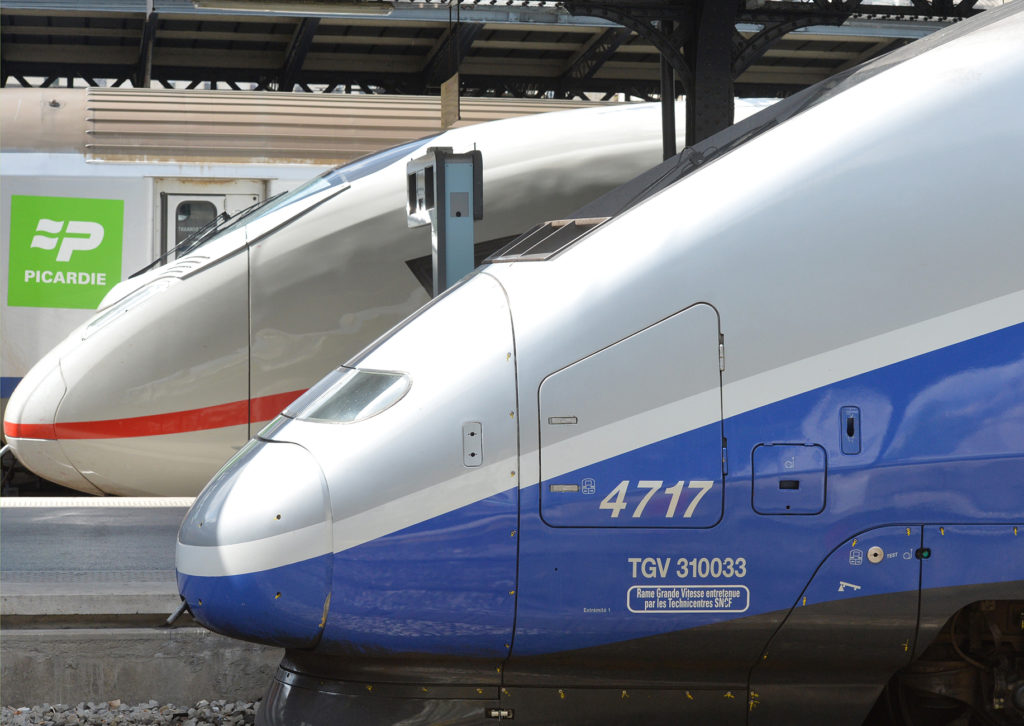 Paris: ICE 3 Baureihe 407 der DB und SNCF TGV im deutsch-französischen Hochgeschwindigkeitsverkehr unterwegs