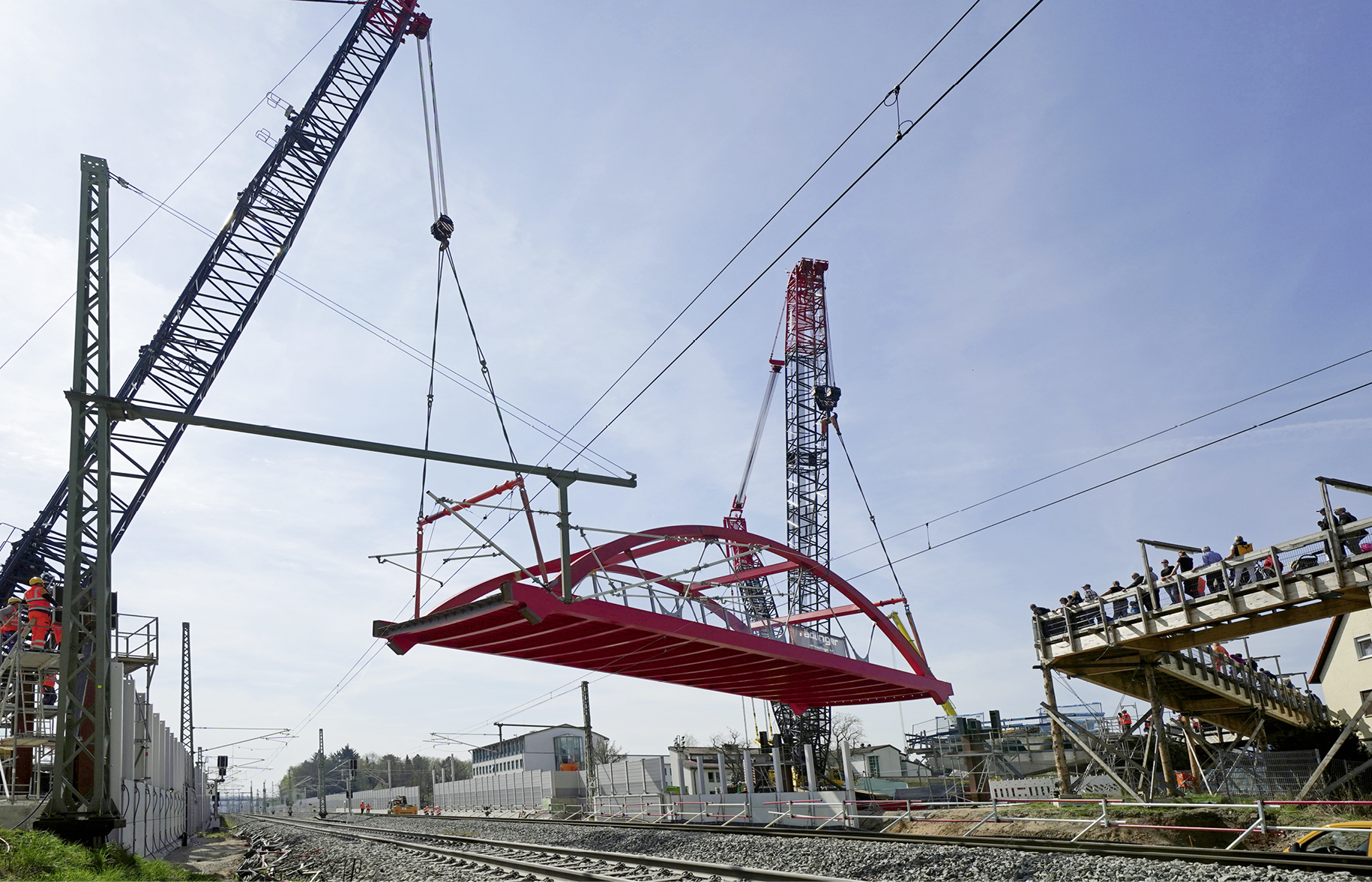 So viele Baustellen wie nie im Schienennetz: Brückeneinhub in Forchheim