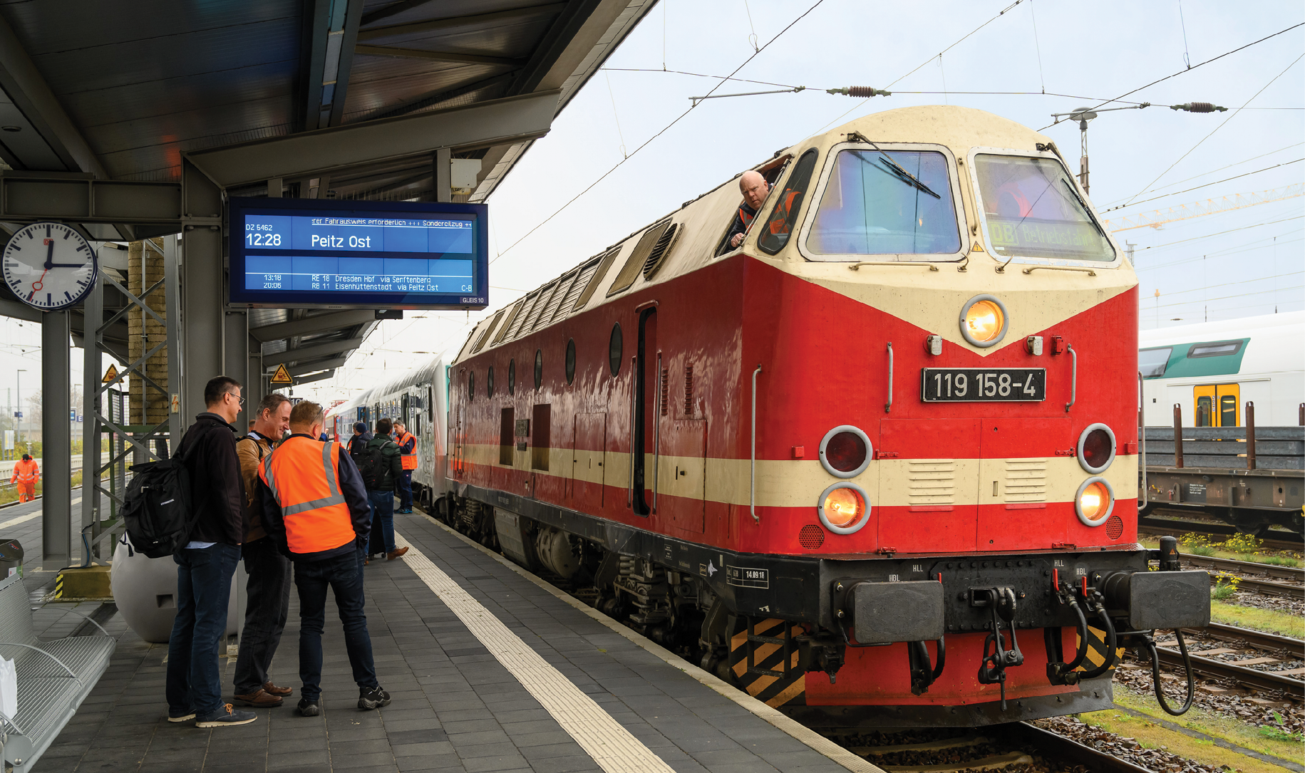 Die Anreise zum Kongress und zur Exkursion wurde per historischem Sonderzug begangen. Die DR-Diesellok 119 158-4 hat aufgrund ihrer runden Seitenfenster den Spitznamen „U-Boot“