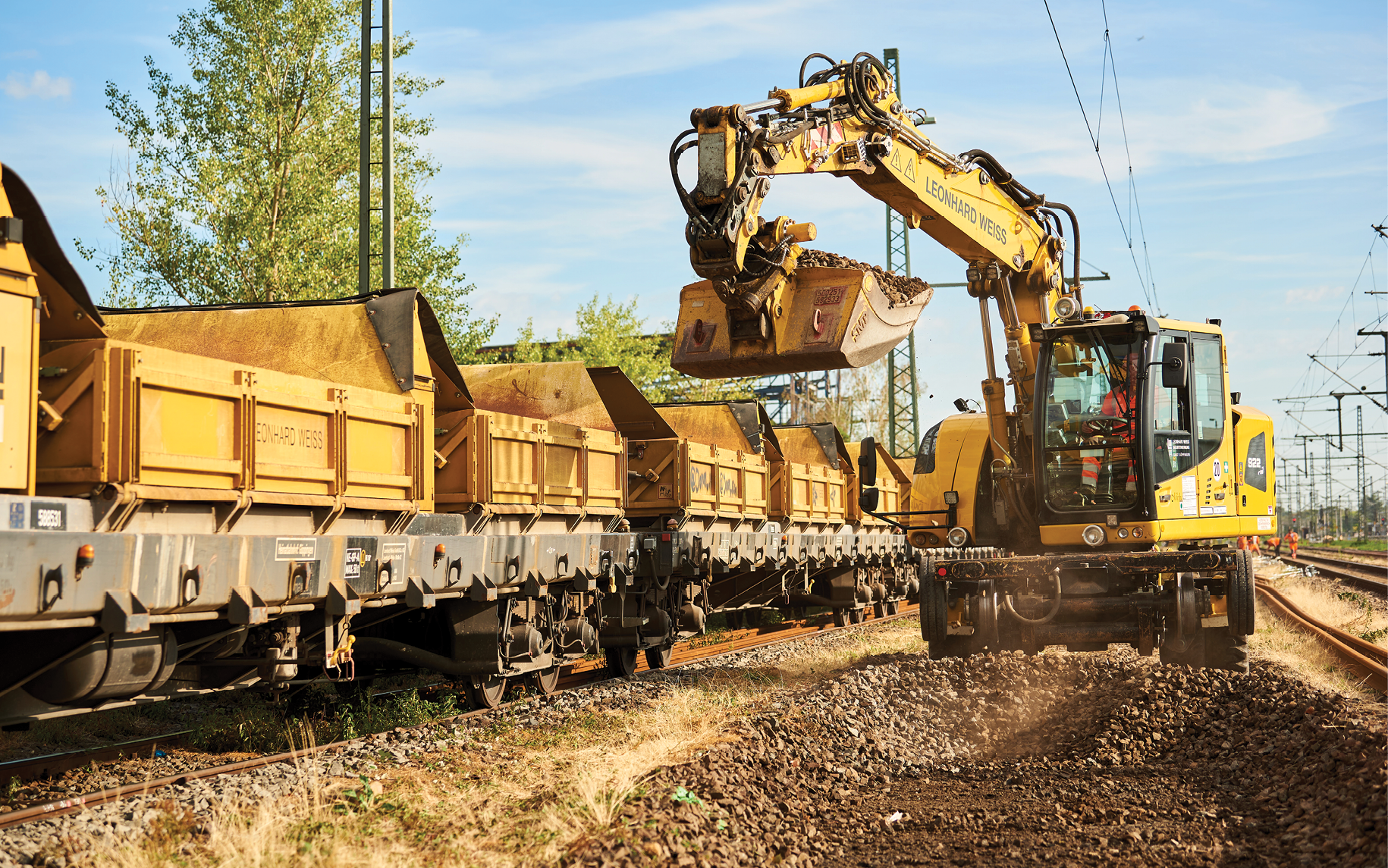Arbeiten auf der Riedbahn: Bei Stahl, Schotter und Beton für den Gleisbau soll der Anteil von Recycling-Materialien steigen