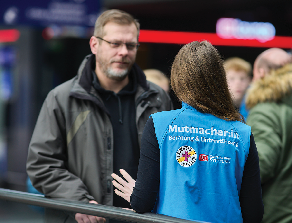 Bahnhofsmission und Deutsche Bahn Stiftung bieten mit „Mutmacher:in“ strukturierte Gespräche für Menschen mit psychischen und psychosozialen Problemlagen an