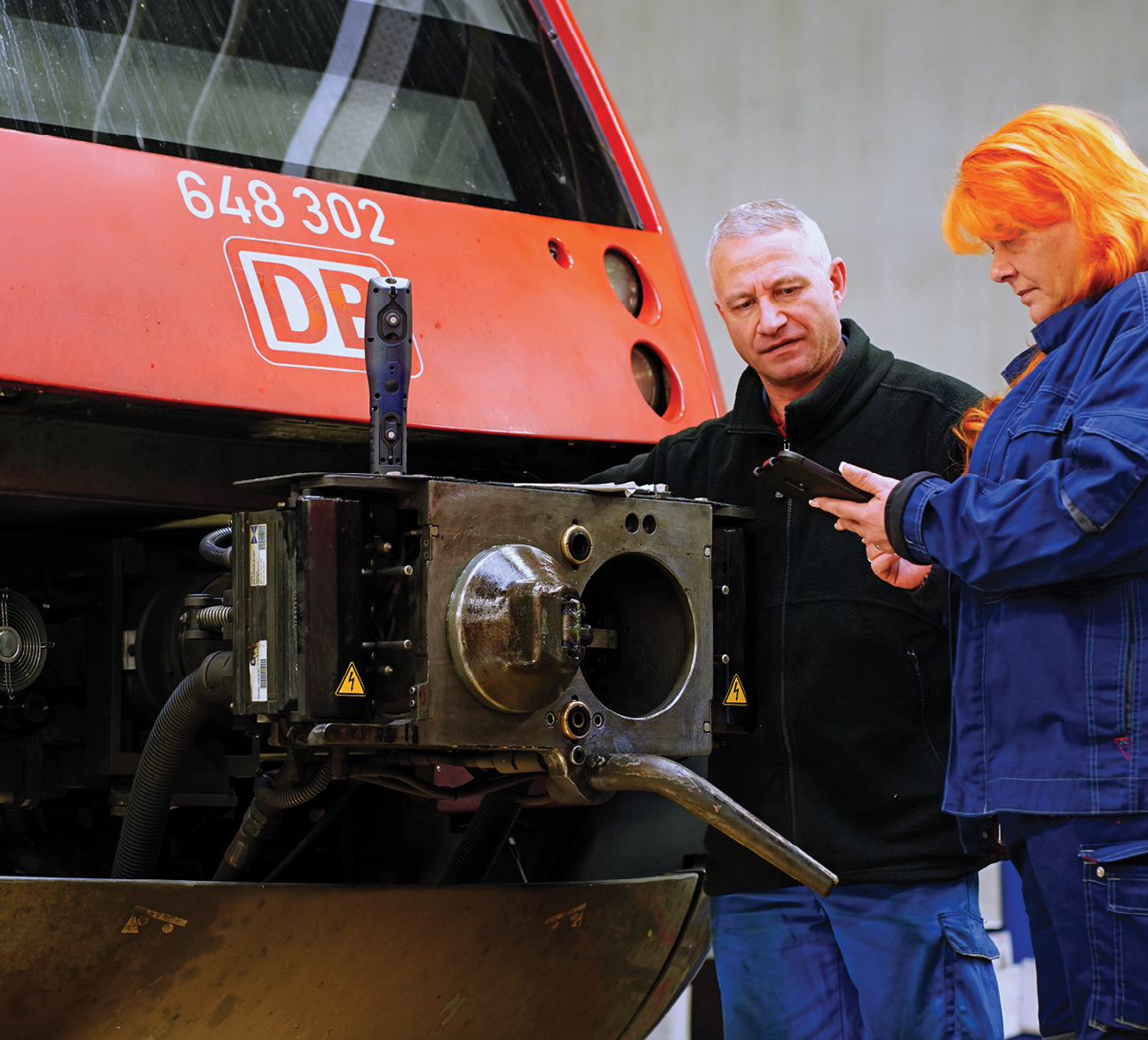 Kupplungsprüfung im DB Regio Werk Nürnberg: Mitarbeitende in der Instandhaltung werden mit digitalen Verfahren bei Routineaufgaben entlastet