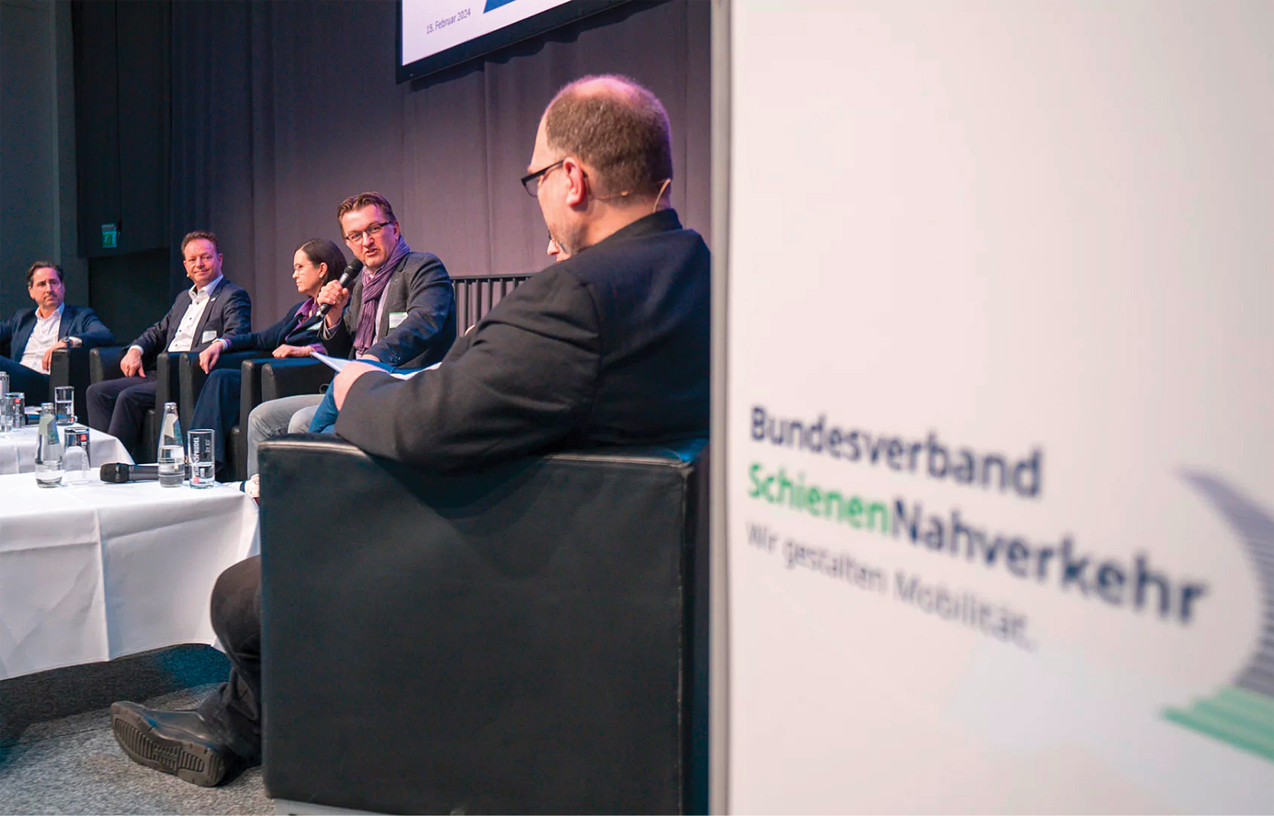 Podiumsdiskussion auf dem Treff SchienenNah 2024 in Fulda