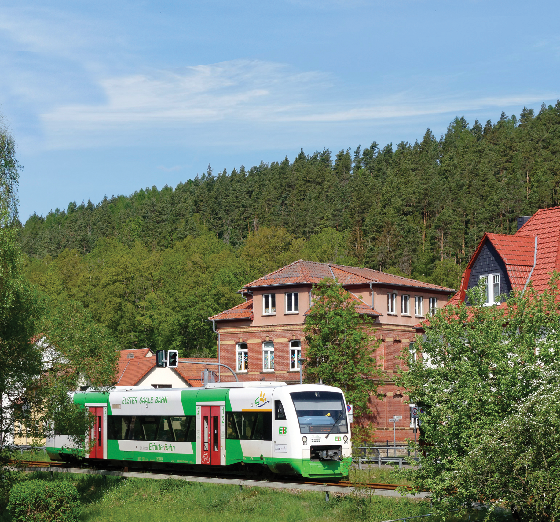 Zug der Elster-Saale-Bahn bei Tannroda
