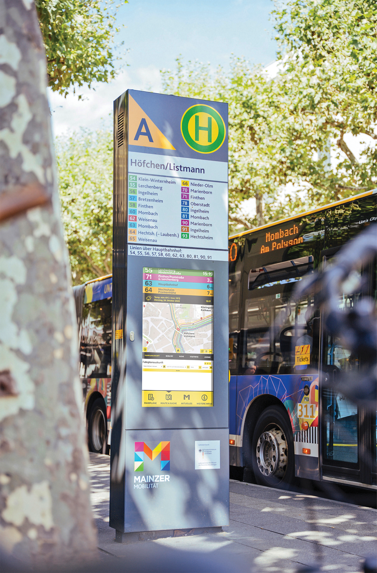 Die Mobilitäts-Infosäule an der Haltestelle Höfchen