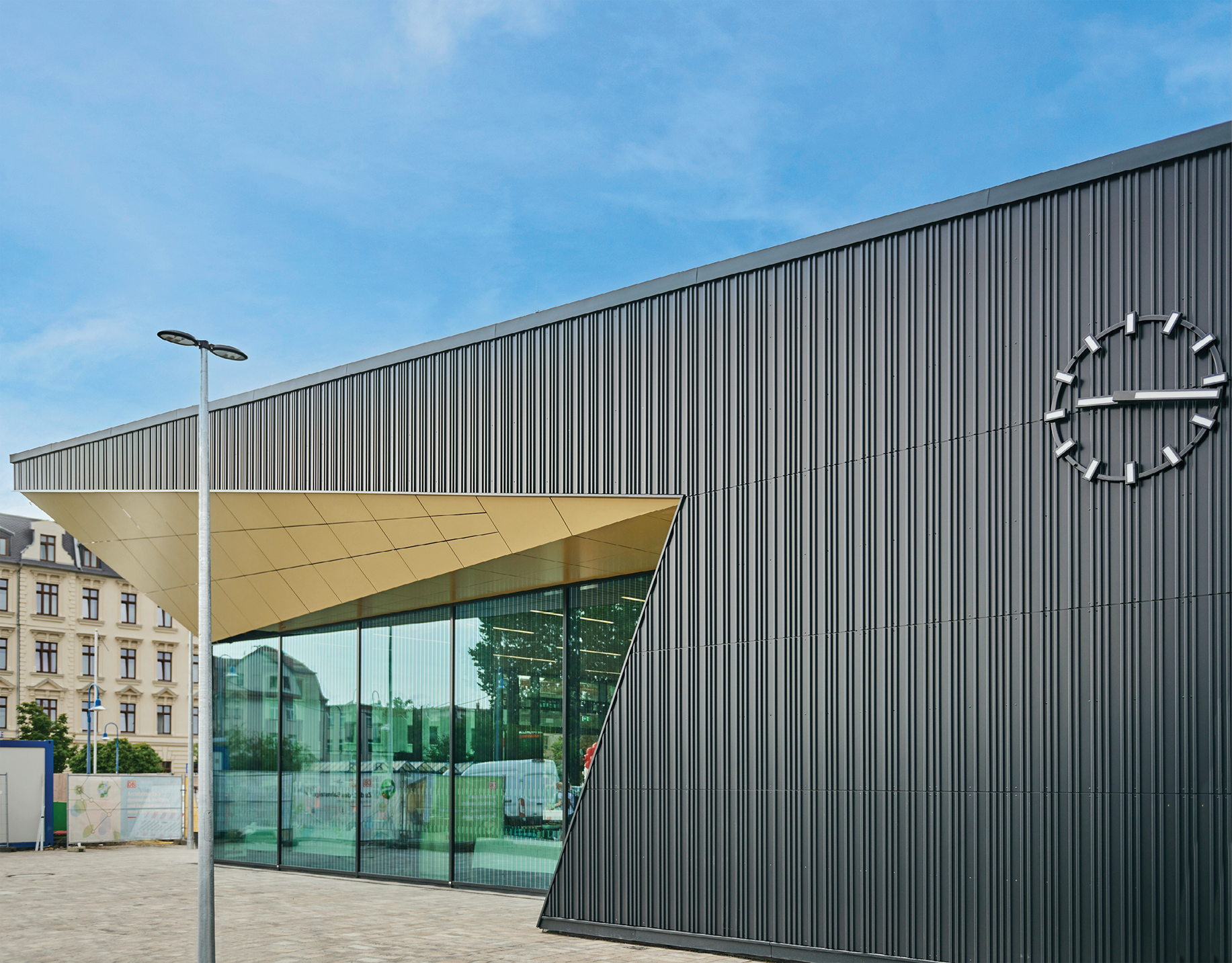 Neues Empfangsgebäude Bitterfeld Hbf