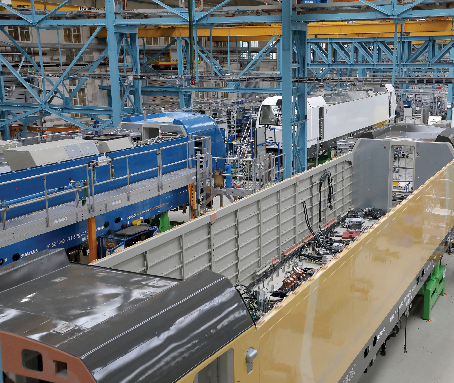 Endmontage in München-Allach im Juli 2025. Vorn im Bild der erste von 15 Vectron MS für die MSC-Tochter MEDWAY in Belgien