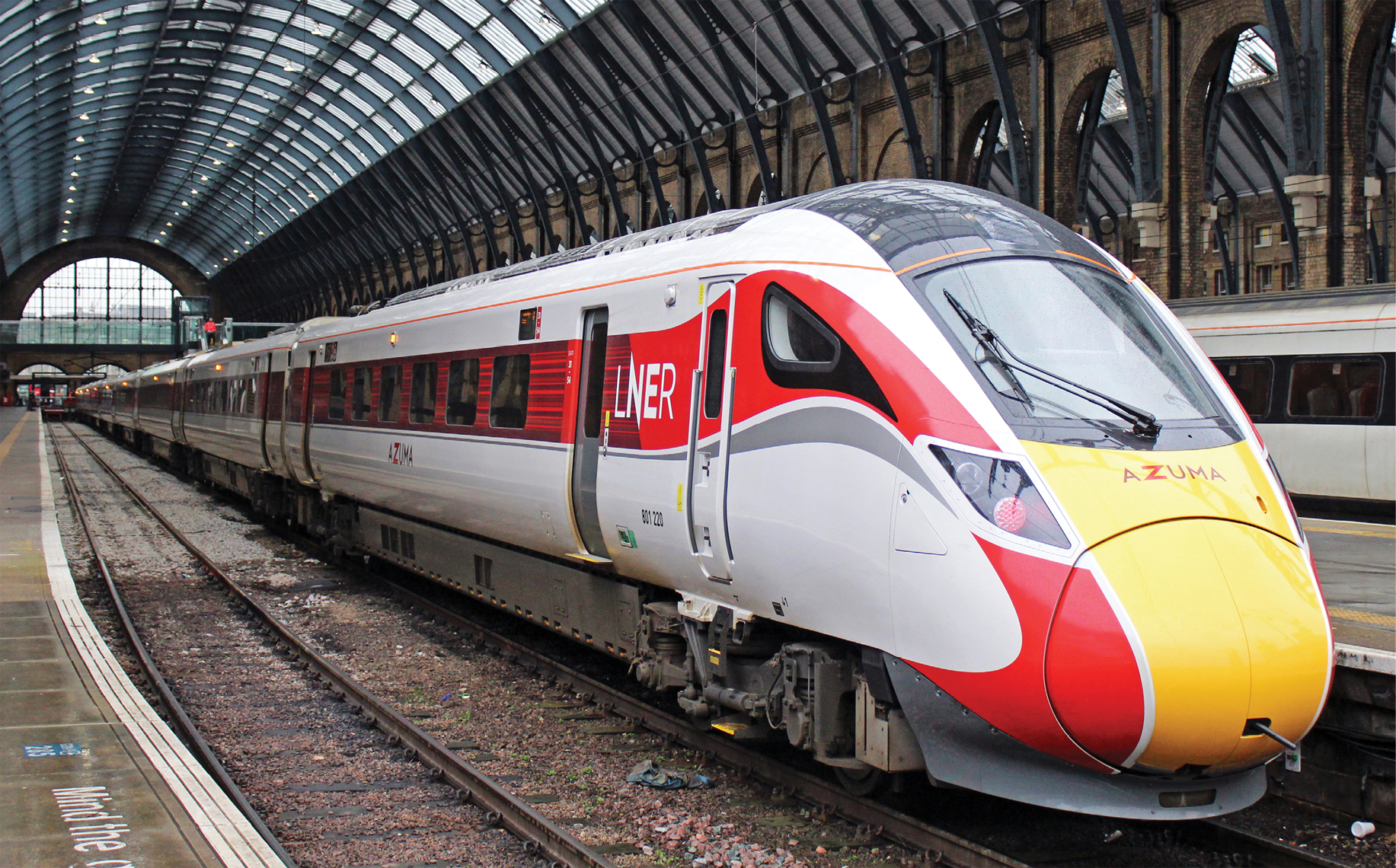 Azuma-Hochgeschwindigkeitszug der London North Eastern Railway im Bahnhof King‘s Cross
