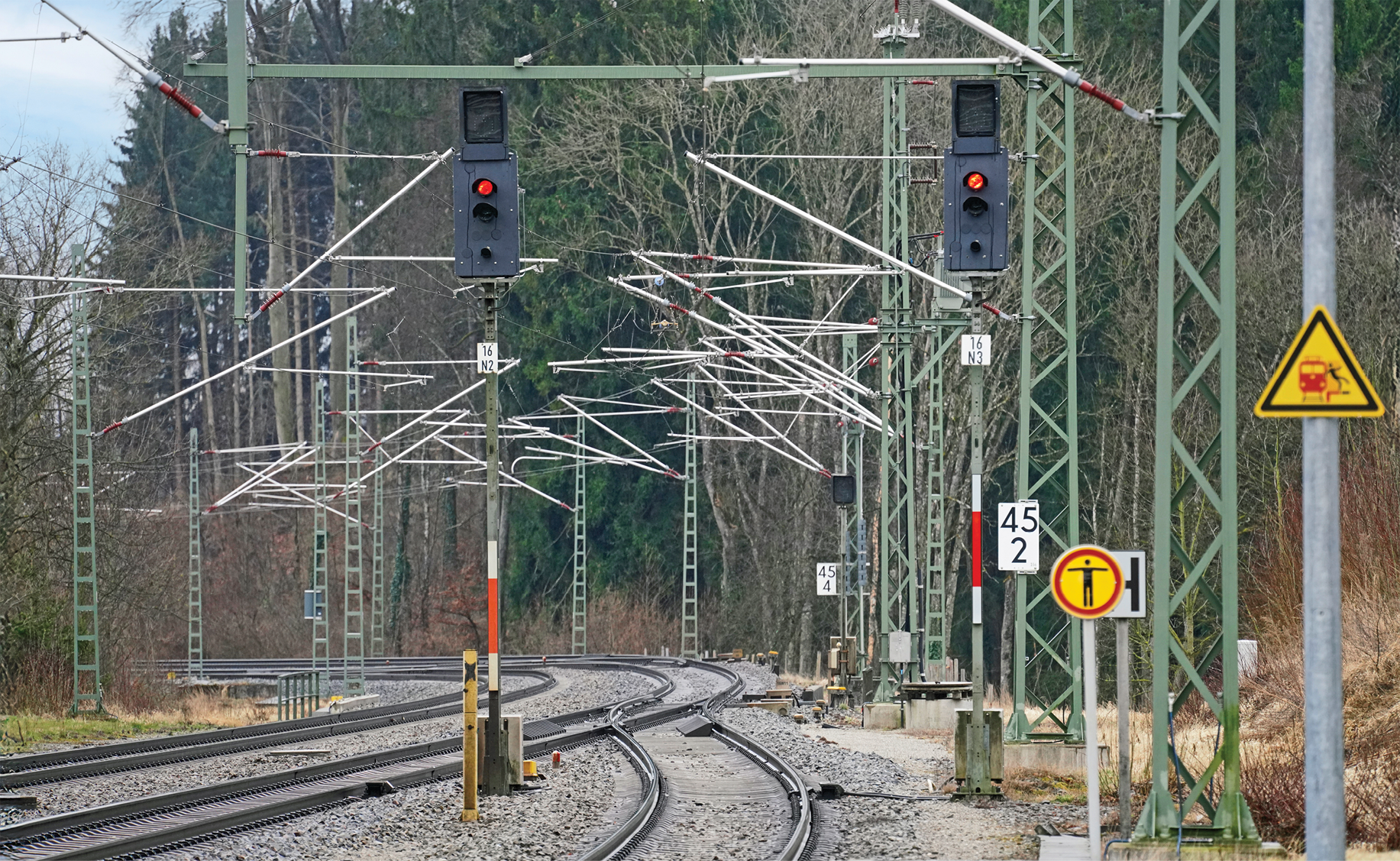 Das &Uuml;berfahren von haltzeigenden Signalen ist h&auml;ufiger Ausl&ouml;ser von gef&auml;hrlichen Ereignissen im Bahnbetrieb