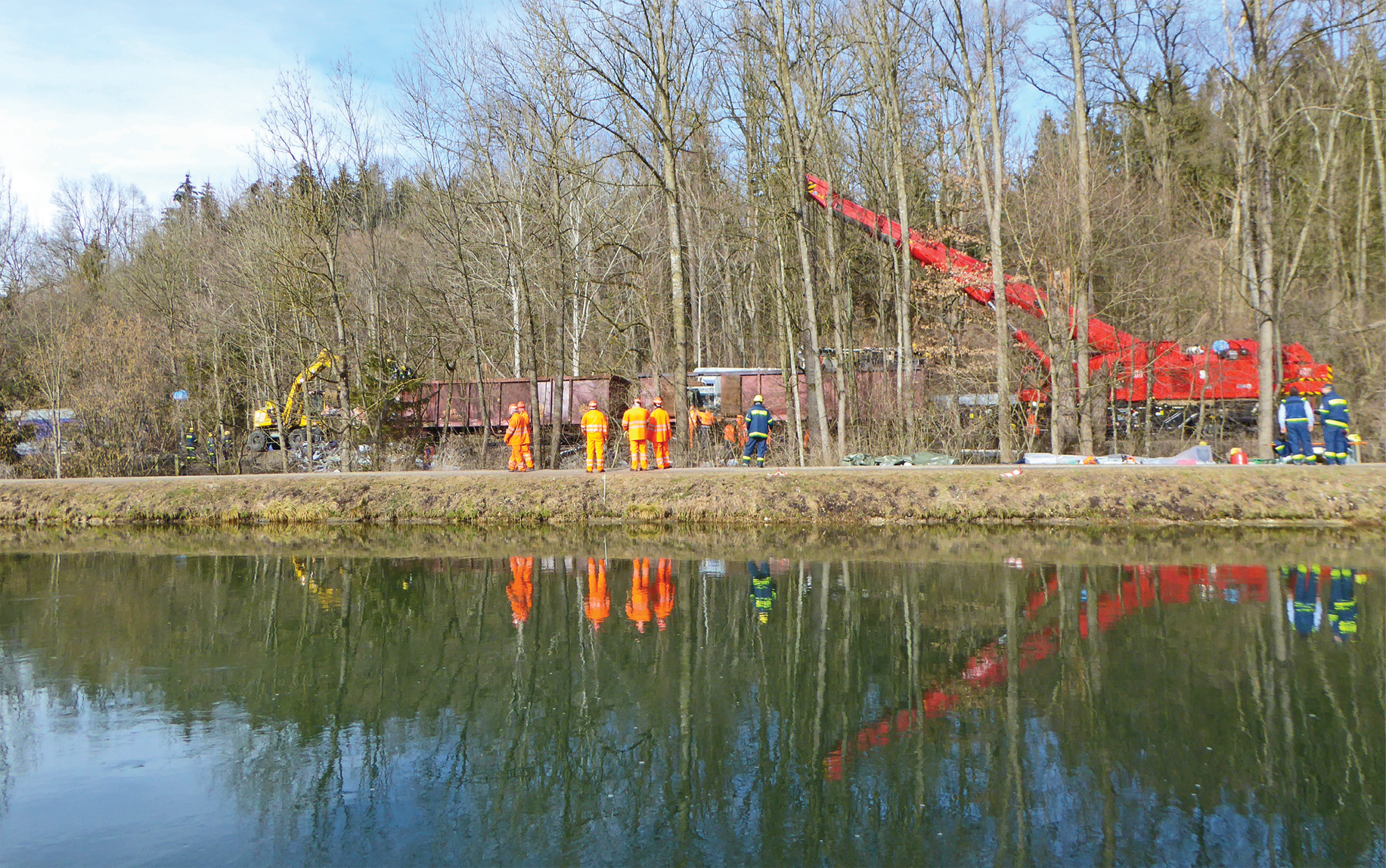 Bergung der am 9. Februar 2016 in Bad Aibling kollidierten Meridian-Z&uuml;ge