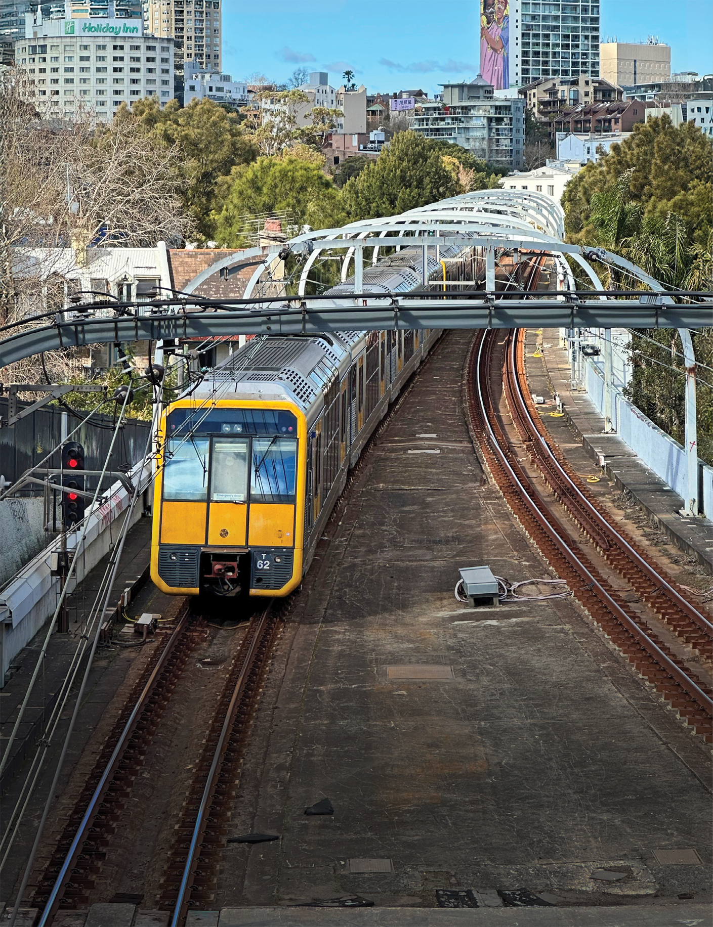 Regionalzug in Sydney: der Personenverkehr in Australien konzentriert sich auf die gro&szlig;en Metropolen