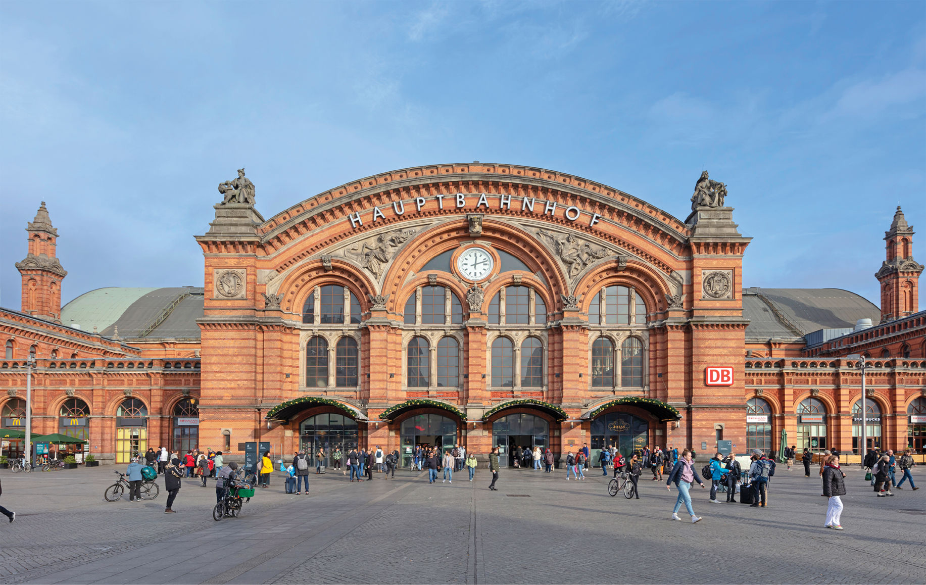 Der Bremer Hauptbahnhof – Ankunftsort vieler Gäste des VDEF-Symposiums im November 2025