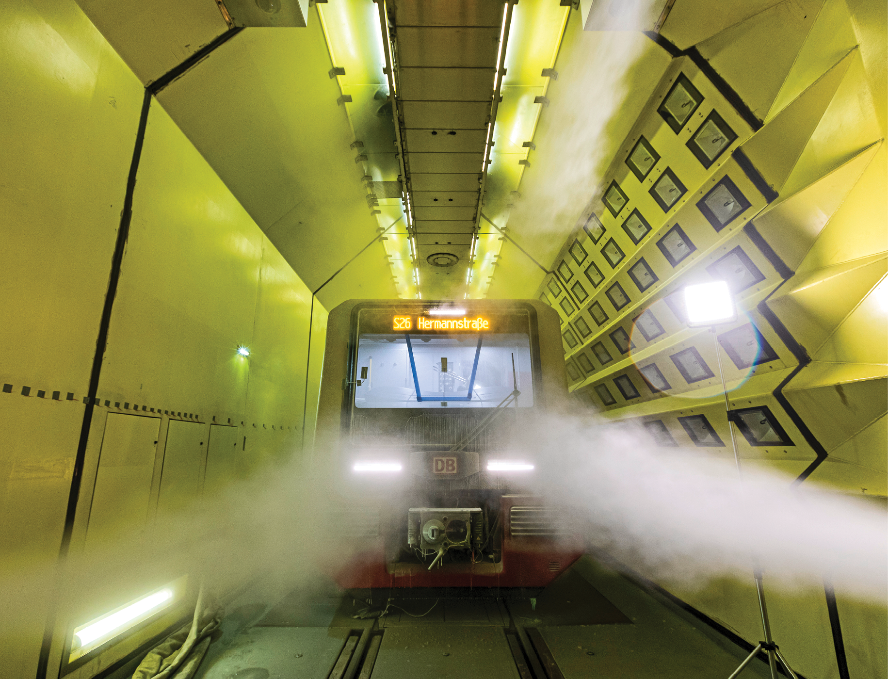 K&auml;ltetest in der Klimakammer: Herstellung und Entwicklung ist ein T&auml;tigkeitsfeld f&uuml;r Absolventen der Schienenfahrzeugtechnik