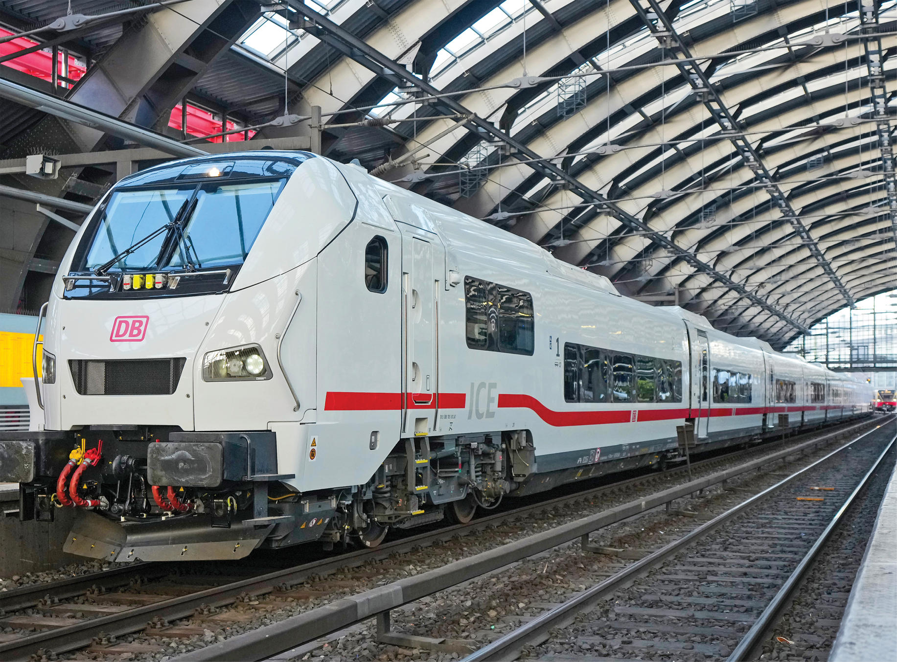 Zugeinheit Talgo 230 der Deutschen Bahn
