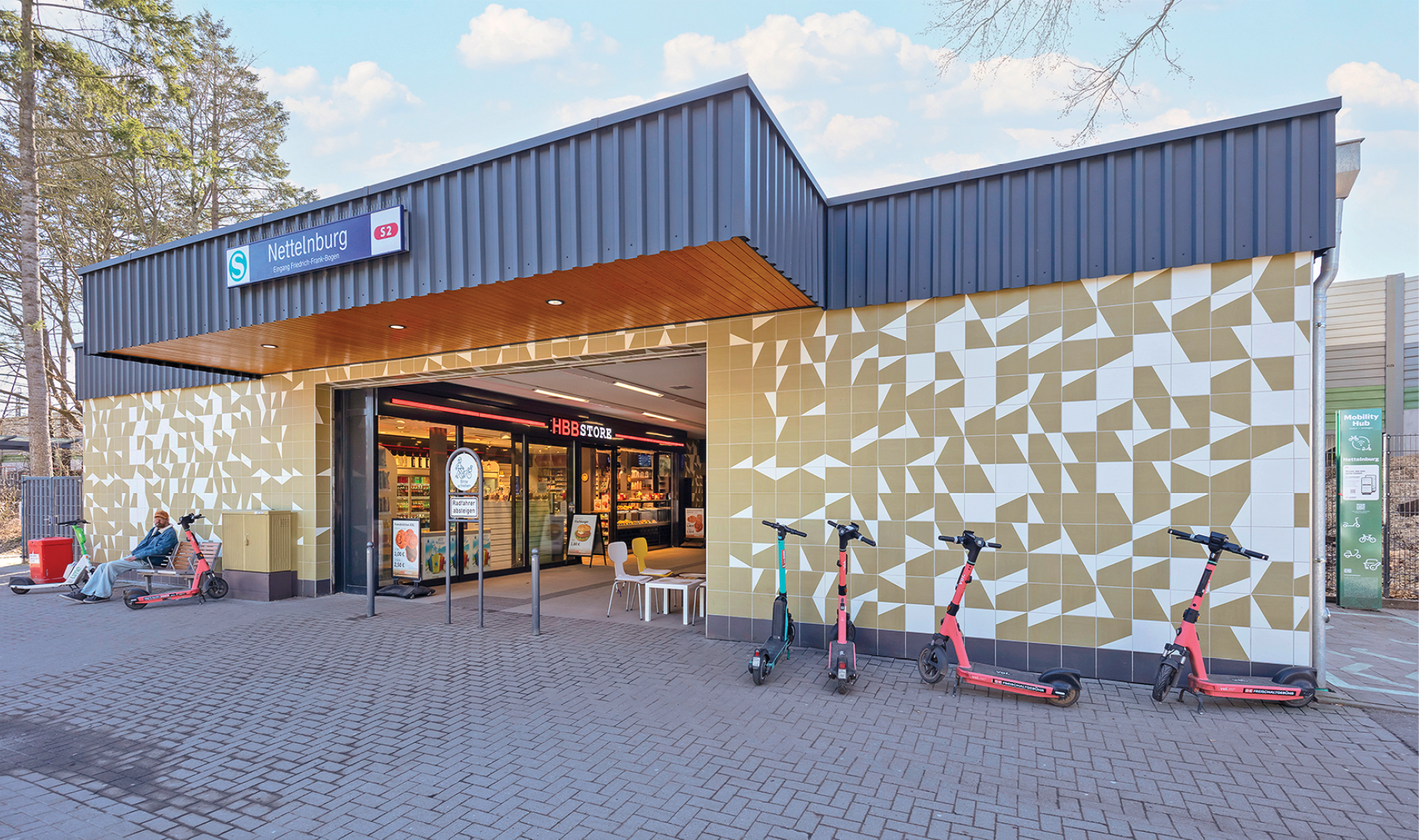 Modernisiertes Zugangsgebäude Bahnhof Nettelnburg, Regionalbereich Nord