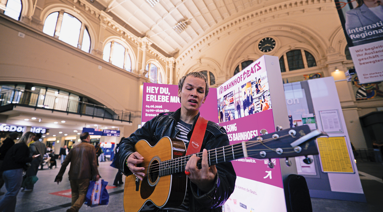 Live-Konzerte in Bahnhöfen und Aktionen mit großem Publikumsvoting um den BahnhofBeats Titel. Hier: MIK am Hbf Bremen
